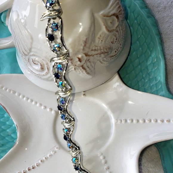NACKLACE VINTAGE CHOKER STYLE      blue iridescent rhinestones - Picture 1 of 15